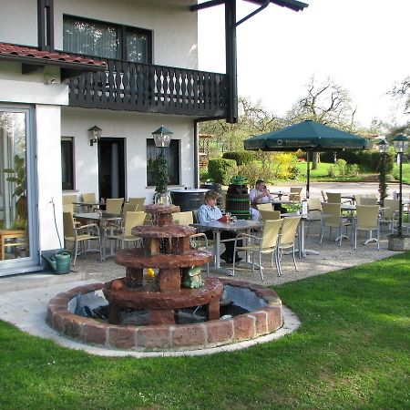Gasthaus Und Ferienwohnungen Zum Engel Waldbrunn  Dış mekan fotoğraf