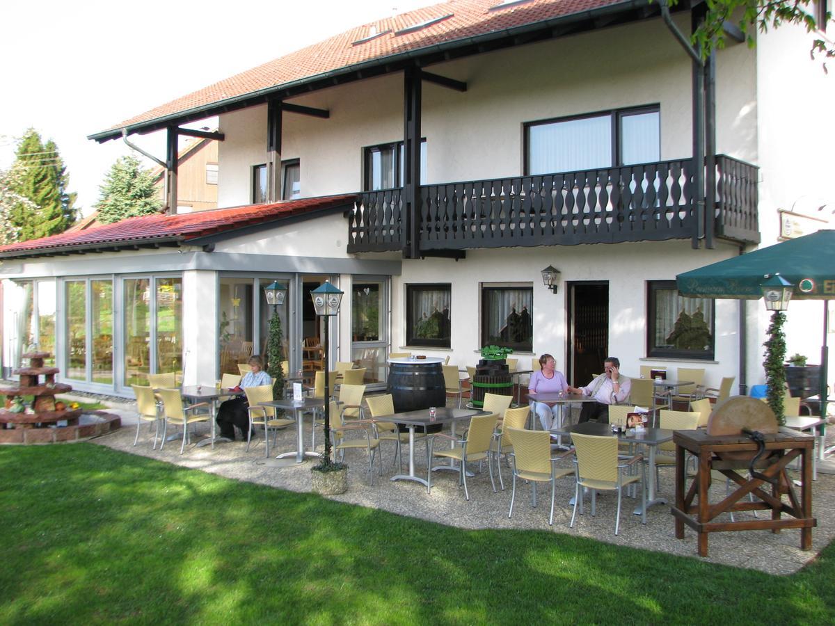 Gasthaus Und Ferienwohnungen Zum Engel Waldbrunn  Dış mekan fotoğraf