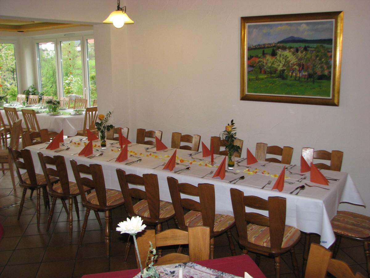 Gasthaus Und Ferienwohnungen Zum Engel Waldbrunn  Dış mekan fotoğraf